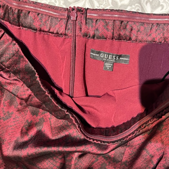 GUESS ● Off Shoulder Snakeskin Dress - Picture 4 of 4